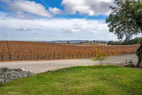 Exterior - 2135 Live Oak Rd, Paso Robles, CA 93446 photo 5 of 9