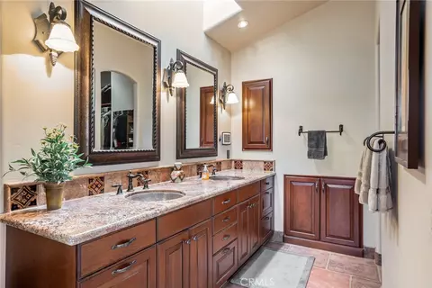 Bath - 2135 Live Oak Rd, Paso Robles, CA 93446 photo 3 of 8