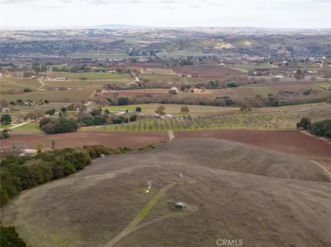 View/Area - 2135 Live Oak Rd, Paso Robles, CA 93446 photo 8 of 9