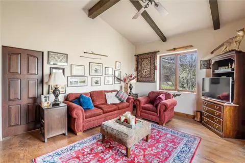 Living - 2135 Live Oak Rd, Paso Robles, CA 93446 photo 2 of 6