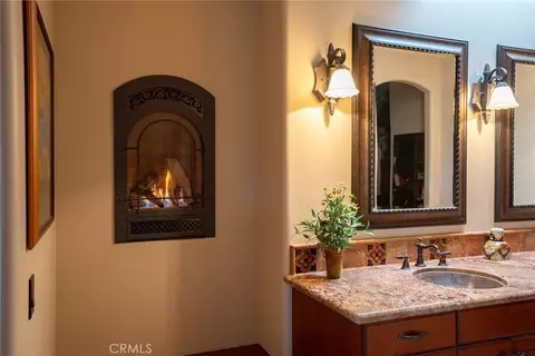 Bath - 2135 Live Oak Rd, Paso Robles, CA 93446 photo 4 of 8
