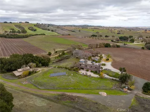 View/Area - 2135 Live Oak Rd, Paso Robles, CA 93446 photo 2 of 9