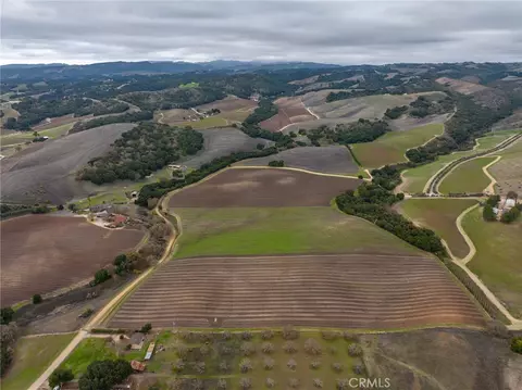 View/Area - 2135 Live Oak Rd, Paso Robles, CA 93446 photo 5 of 9
