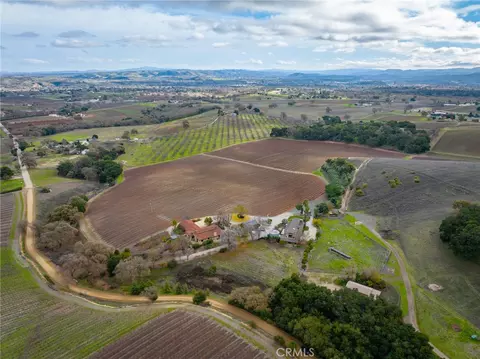 View/Area - 2135 Live Oak Rd, Paso Robles, CA 93446 photo 1 of 9