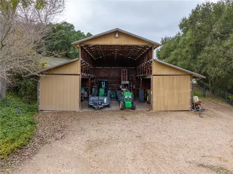 Exterior - 2135 Live Oak Rd, Paso Robles, CA 93446 photo 10 of 11