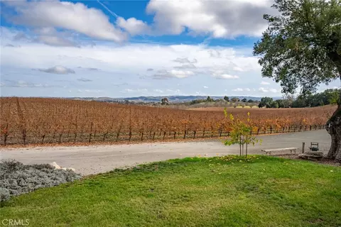 Exterior - 2135 Live Oak Rd, Paso Robles, CA 93446 photo 6 of 11