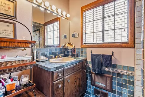 Bath - 2135 Live Oak Rd, Paso Robles, CA 93446 photo 7 of 8