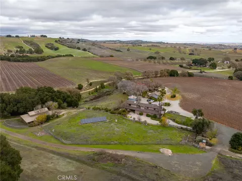 View/Area - 2135 Live Oak Rd, Paso Robles, CA 93446 photo 2 of 9