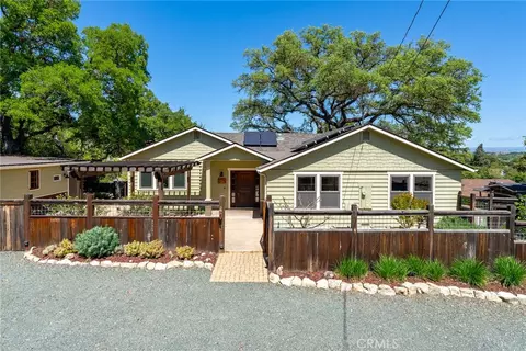 1105 Chestnut St, Paso Robles, CA 93446
