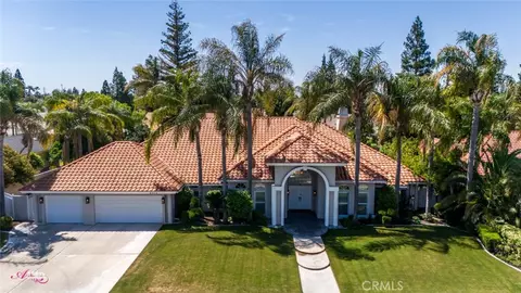9013 Saint Cloud Ln, Bakersfield, CA 93311