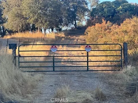 52721 Smith Rd, Bradley, CA 93426 photo 3