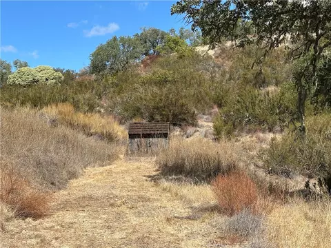 52721 Smith Rd, Bradley, CA 93426 photo 8