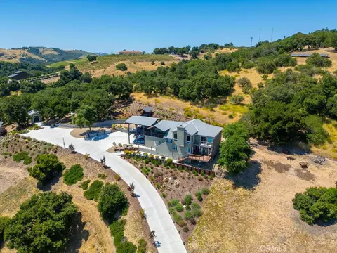 2372 Our Hill Ln, Paso Robles, CA 93446
