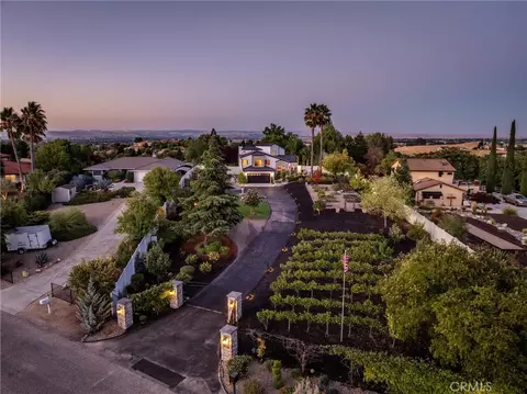 925 Osos Way, Paso Robles, CA 93446