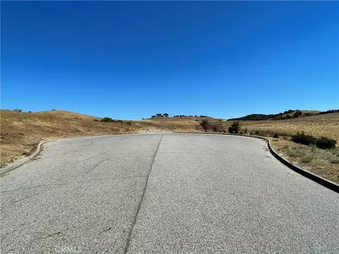 2140 Holly Dr, Paso Robles, CA 93446 photo 4