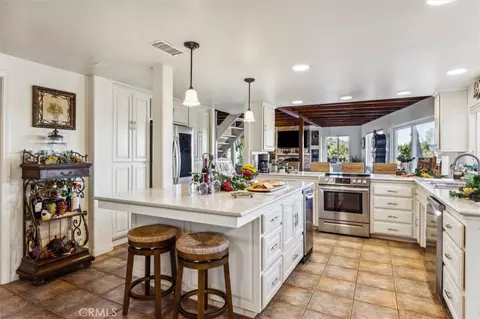5503 Whispering Pines Ln, Paso Robles, CA 93446