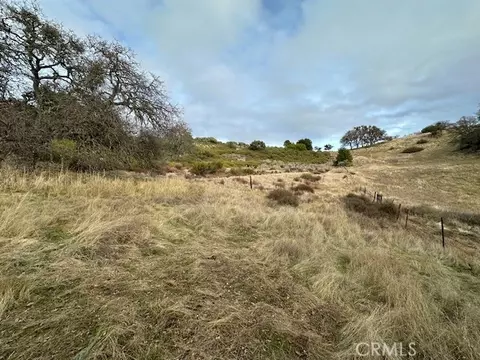 52747 Smith Rd, Bradley, CA 93426 photo 2