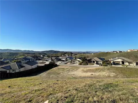 201 Catalina, Paso Robles, CA 93446 photo 4
