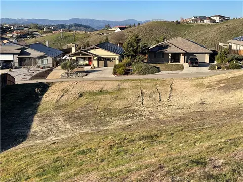 201 Catalina, Paso Robles, CA 93446 photo 3
