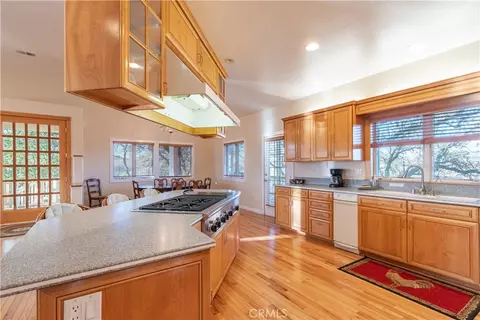 Kitchen - 390 San Marcos Rd, Paso Robles, CA 93446 photo 2 of 5