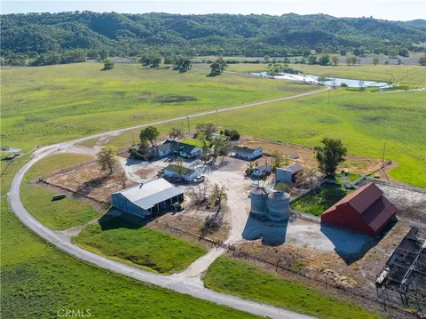 View/Area - 76525 Interlake Rd, Bradley, CA 93426 photo 4 of 13