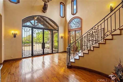 Entry Way - 76525 Interlake Rd, Bradley, CA 93426 photo 1 of 5