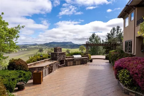 Exterior - 76525 Interlake Rd, Bradley, CA 93426 photo 7 of 14