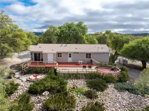 Exterior - 76525 Interlake Rd, Bradley, CA 93426 photo 9 of 14