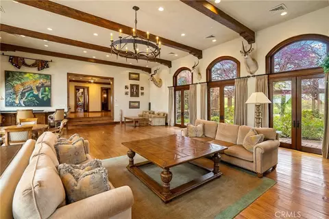 Living - 76525 Interlake Rd, Bradley, CA 93426 photo 3 of 4