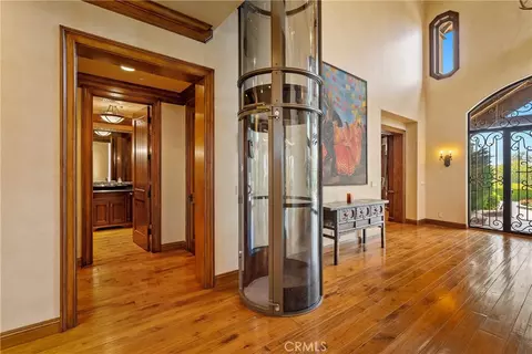 Entry Way - 76525 Interlake Rd, Bradley, CA 93426 photo 3 of 5