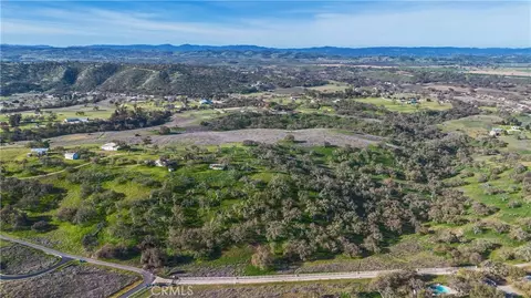 View/Area - 930 Windwood Rd, Paso Robles, CA 93446 photo 8 of 25