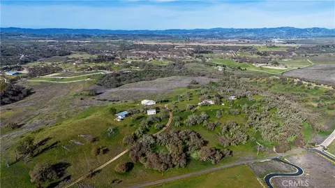 View/Area - 930 Windwood Rd, Paso Robles, CA 93446 photo 11 of 25