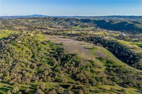 View/Area - 930 Windwood Rd, Paso Robles, CA 93446 photo 4 of 25