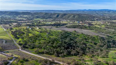View/Area - 930 Windwood Rd, Paso Robles, CA 93446 photo 3 of 25