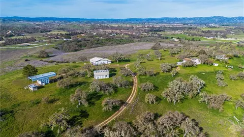 930 Windwood Rd, Paso Robles, CA 93446
