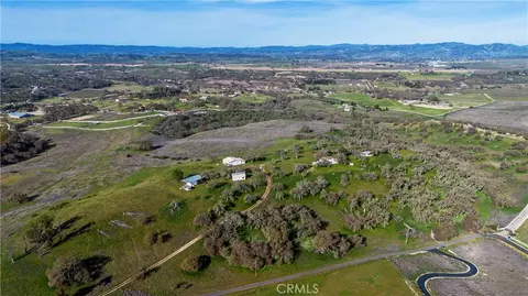 View/Area - 930 Windwood Rd, Paso Robles, CA 93446 photo 12 of 26