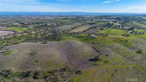 View/Area - 930 Windwood Rd, Paso Robles, CA 93446 photo 6 of 25