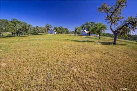 Exterior - 930 Windwood Rd, Paso Robles, CA 93446 photo 1 of 12