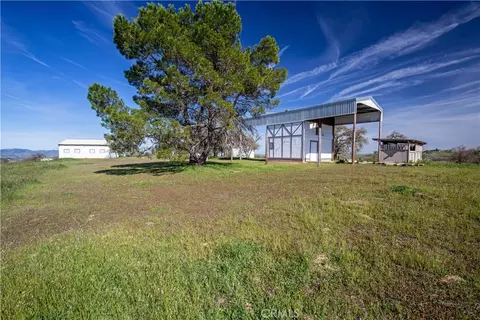 Exterior - 930 Windwood Rd, Paso Robles, CA 93446 photo 2 of 12
