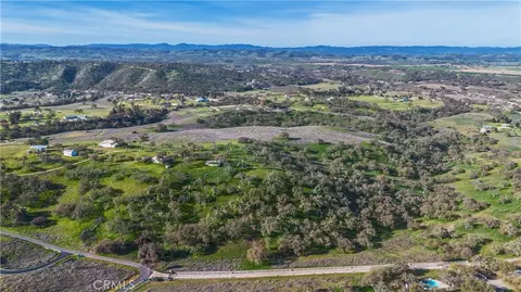 View/Area - 930 Windwood Rd, Paso Robles, CA 93446 photo 8 of 25
