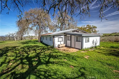 Exterior - 930 Windwood Rd, Paso Robles, CA 93446 photo 8 of 11