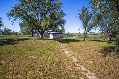 Exterior - 930 Windwood Rd, Paso Robles, CA 93446 photo 6 of 11