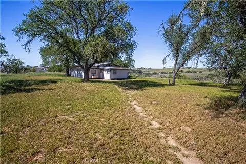 Exterior - 930 Windwood Rd, Paso Robles, CA 93446 photo 7 of 12