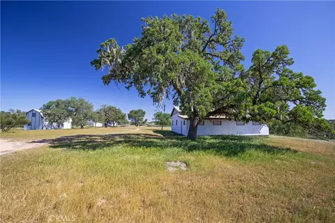 Exterior - 930 Windwood Rd, Paso Robles, CA 93446 photo 2 of 10
