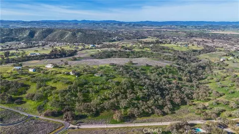 View/Area - 930 Windwood Rd, Paso Robles, CA 93446 photo 9 of 26