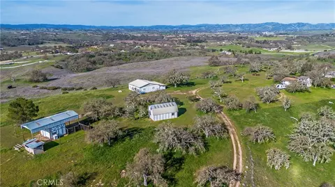 View/Area - 930 Windwood Rd, Paso Robles, CA 93446 photo 8 of 26