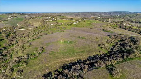 View/Area - 930 Windwood Rd, Paso Robles, CA 93446 photo 15 of 25