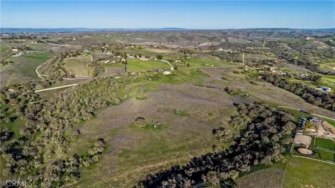 View/Area - 930 Windwood Rd, Paso Robles, CA 93446 photo 5 of 25