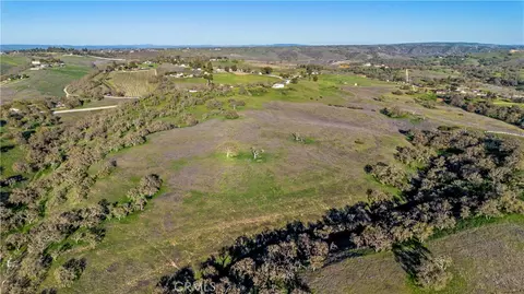 View/Area - 930 Windwood Rd, Paso Robles, CA 93446 photo 16 of 26