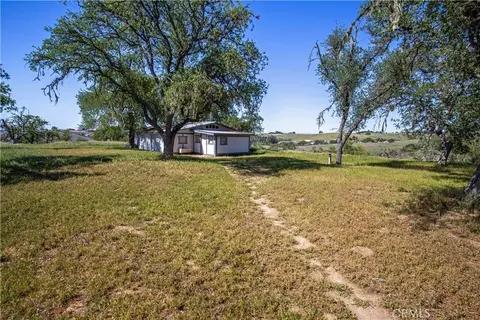 Exterior - 930 Windwood Rd, Paso Robles, CA 93446 photo 6 of 10